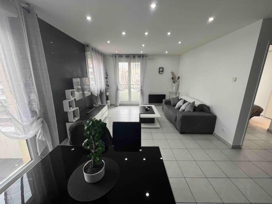 Tres Bel Appartement Entre Paris Et Disneyland Lognes Dış mekan fotoğraf